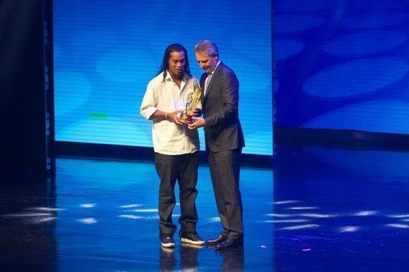 Pelas atuações no Galo, Ronaldinho foi eleito o craque da galera do Brasileirão