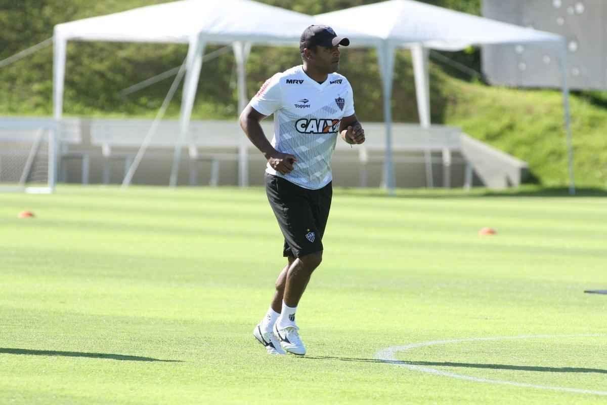 Tcnico Roger Machado completou um ms no comando da equipe do Atltico