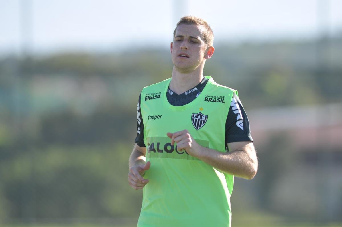 Veja fotos do treino do Atltico