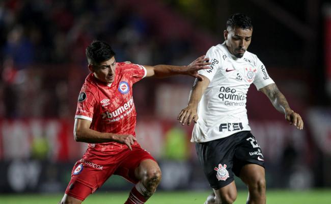 Corinthians empatou com o Argentinos Juniors na Argentina pela Libertadores