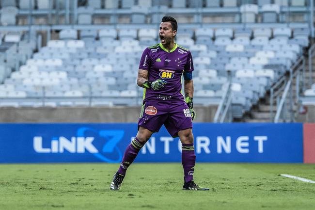 Fbio nem sequer participou da enquete, uma vez que o Cruzeiro ainda aguarda a chegada de um goleiro reserva aps a sada de Vitor Eudes