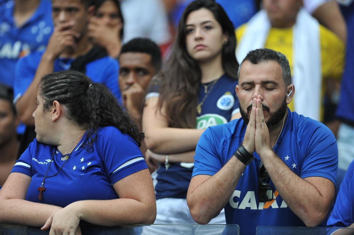 Desespero da torcida do Cruzeiro com o gol do Palmeiras no Mineiro, marcado por Z Rafael