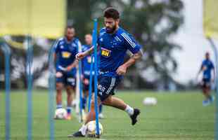 Imagens do primeiro dia de pr-temporada do Cruzeiro, na Toca da Raposa II