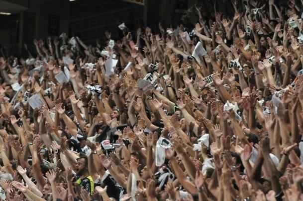 Fotos da torcida do Atltico no Independncia em dia de estreia de Robinho