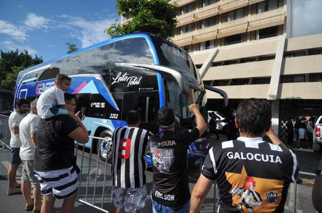 Delegação alvinegra chegou a Cuiabá para final da Supercopa do Brasil entre Atlético e Flamengo