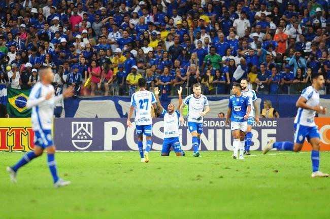 Cruzeiro 3 x 2 CSA: veja fotos do jogo da taa