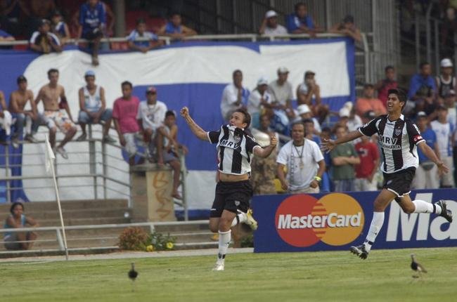 2007 - 55 pontos, com 15 vitrias, dez empates e 13 derrotas