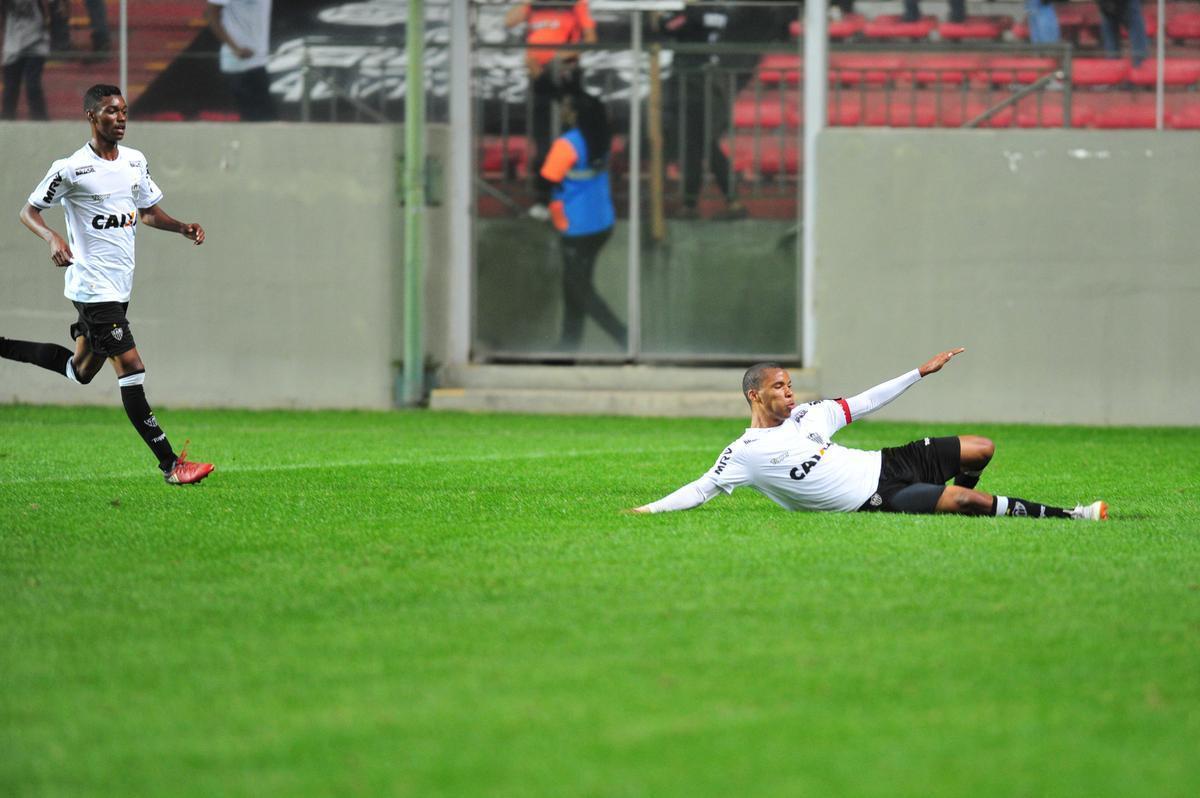 Galinho vence o Fluminense por 3 a 1, de virada, no Independncia, e conquista a Taa BH