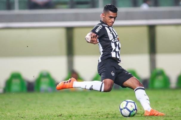 DEIXOU O CLUBE: Erik - Ainda em dezembro de 2017, o atacante de 24 anos era anunciado como reforço alvinegro. Alternou boas e más atuações. No fim das contas, não conseguiu convencer e foi repassado ao Botafogo. Pelo Atlético, fez dois gols e deu três assistências em 25 partidas (12 como titular). Atualmente, está integrado ao grupo do Palmeiras, que o havia emprestado duas vezes em 2018.