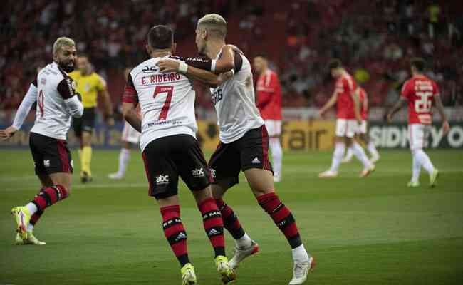 Flamengo derrotou o Internacional por 2 a 1 no Beira-Rio
