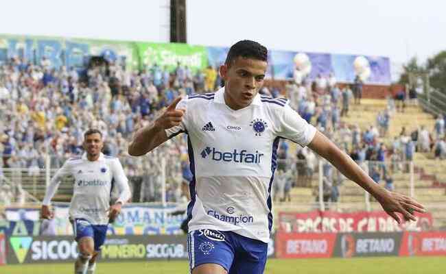 Bruno Rodrigues tem cinco participaes em gols do Cruzeiro no ano