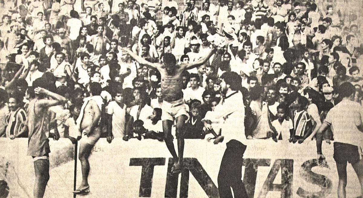 Na reabertura do estádio, e 01/08/1982, mais de 85 mil pessoas estiveram presentes, também com superlotação registrada e cenas de desespero.