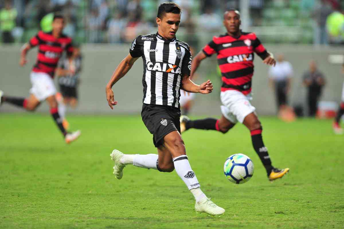 Erik - Prmio Craque do Brasileiro como a revelao do torneio, o atacante causou grande expectativa em parte da torcida. Aps marcar apenas dois gols em 25 jogos, deixou o Atltico e se transferiu para o Botafogo