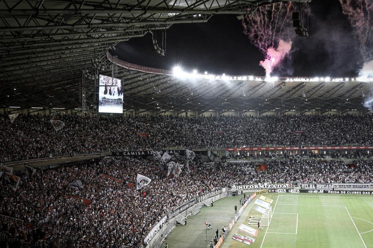 #5 Atltico (10 jogos) - 34.437