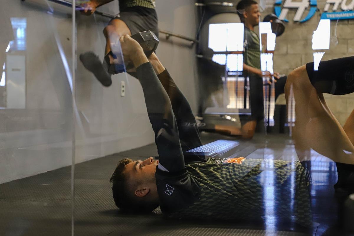 Jogadores do Atltico treinaram na Praia do Mucuripe, em Fortaleza