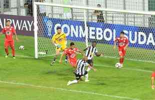 No segundo tempo, Atltico pressionou o Unin La Calera e chegou ao gol com Alerrandro: 1 a 0
