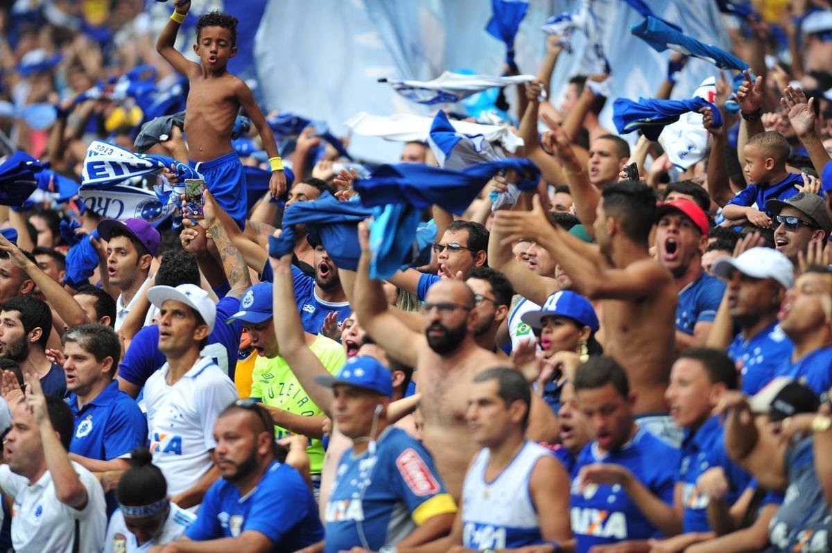 Fotos da torcida cruzeirense na deciso do Campeonato Mineiro, contra o Atltico, no Mineiro