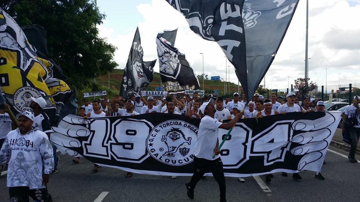 Imagens da chegada de Diego Tardelli