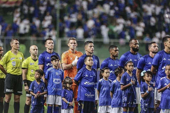 19 - Cruzeiro: 3V, 3E, 2D (50%)
