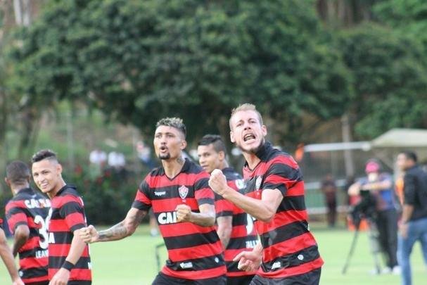 Lance de Vitria x Atltico, jogo disputado no Barrado, em Salvador, pelo Brasileiro