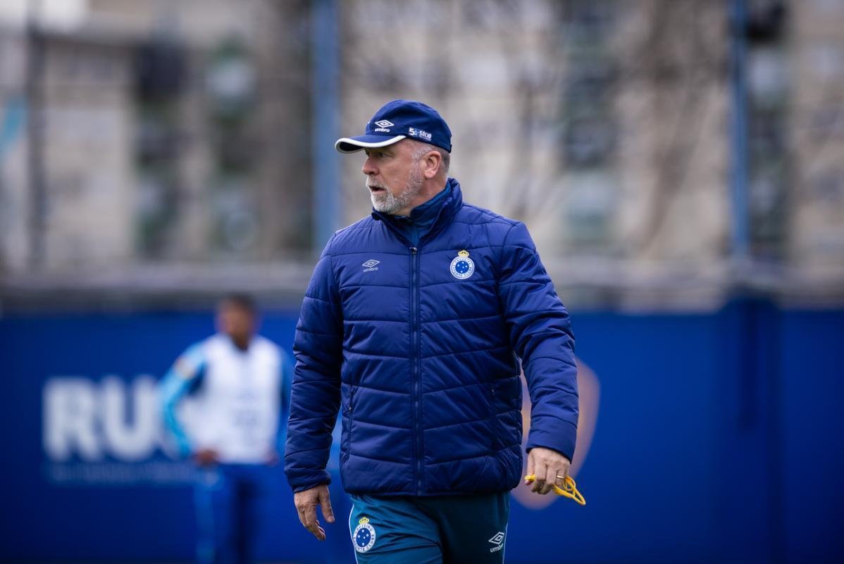 De olho em jogo contra o River Plate pela Copa Libertadores, Cruzeiro treinou na tarde desta segunda-feira no CT do Boca Juniors