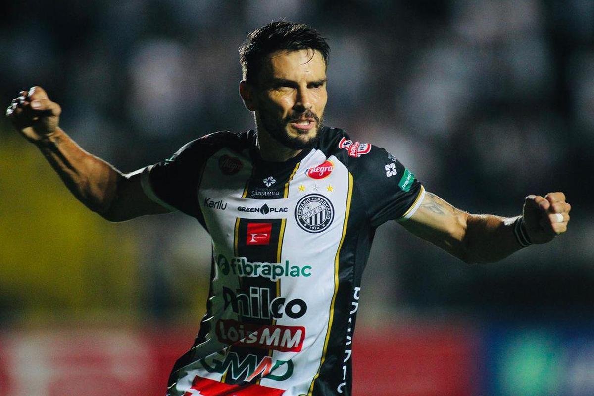 Operrio: 5 jogos, 4 vitrias e 1 derrota - 80% de aproveitamento dos pontos disputados. O time marcou 11 gols e sofreu 3 no Campeonato Paranaense