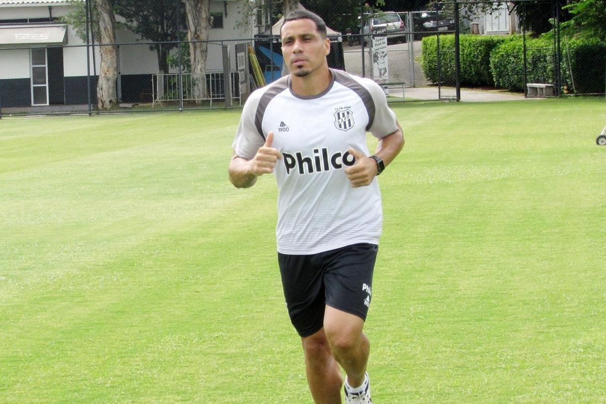 Wanderley (Ponte Preta) - Jogou no Cruzeiro em 2008 e 2009