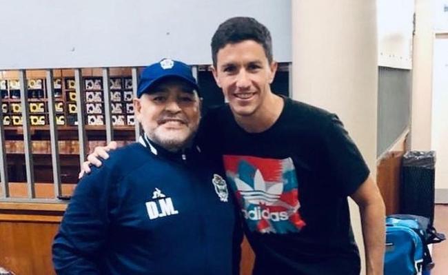 Maradona e Nacho Fernández em encontro no centro de treinamento do Gimnasia