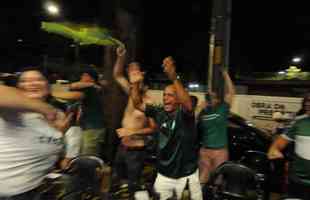 Torcedores do Palmeiras vibraram com a classificao  final da Libertadores aps empate com Atltico no Mineiro