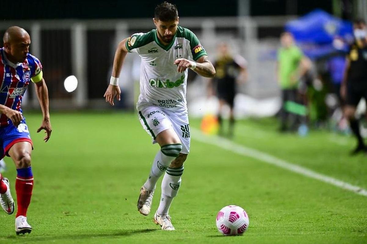 Veja as fotos do confronto entre Amrica e Bahia, no estdio Independncia, em BH, pela 27 rodada do Campeonato Brasileiro.
