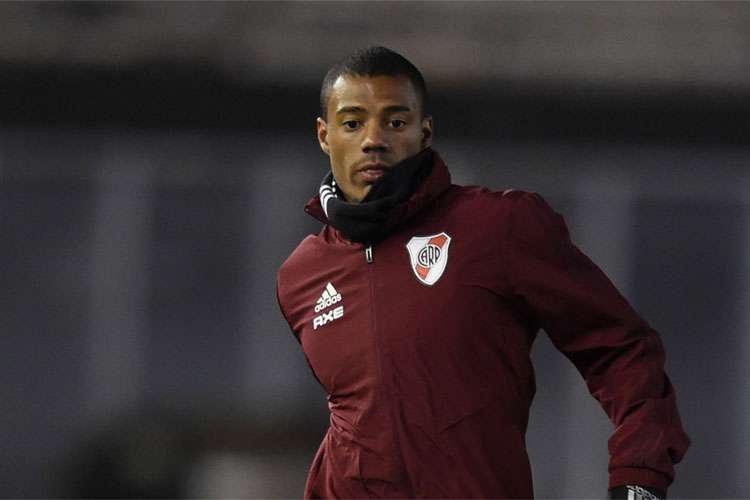 
Nicols De La Cruz  um futebolista uruguaio que atua como meia no River Plate. Possui 23 anos e est avaliado em 18 milhes de euros (R$ 120 milhes). Possui nota 7,29 no SofaScore.