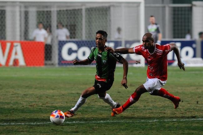 Imagens do jogo entre Amrica e Mogi Mirim no Independncia