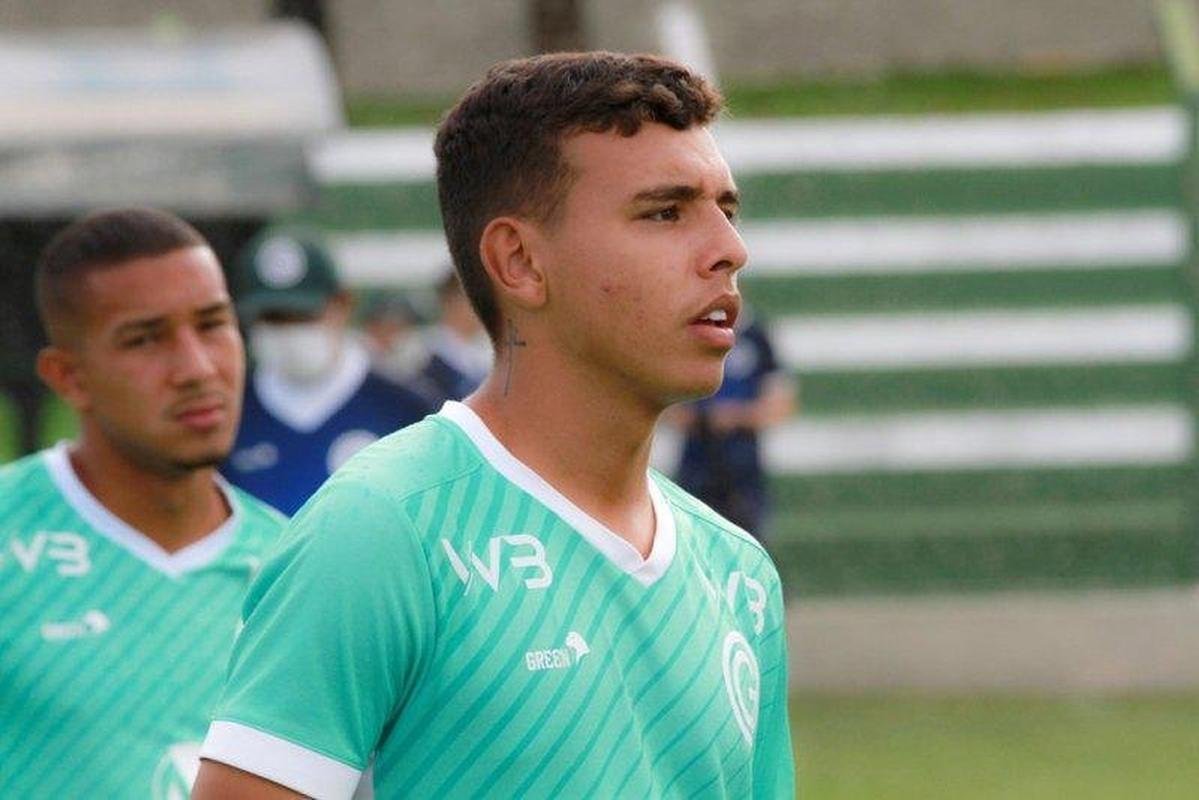 O atacante Vincius Pop, de 20 anos, est emprestado ao Gois, clube pelo qual disputou 5 jogos e marcou um gol. 