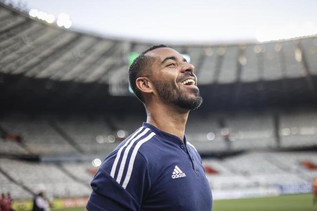 Em preliminar de Cruzeiro x Ituano pela Srie B, o time feminino da Raposa, conhecido como Cabulosas, goleou o Araguari por 8 a 0 pela terceira rodada do Campeonato Mineiro Feminino. Equipe cruzeirense estreou o uniforme rosa, confeccionado pela Adidas em homenagem  campanha Outubro Rosa, de conscientizao contra o cncer de mama