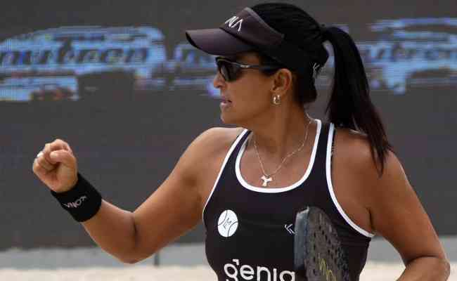 Atleta profissional h mais de uma dcada, a carioca de 44 anos comeou a jogar beach tennis em 2008, quando o esporte chegou ao Rio de Janeiro