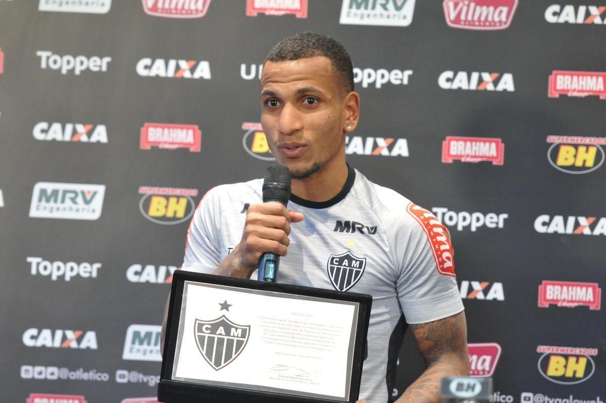 O elenco do Atltico treinou nesta quinta-feira de olho no jogo contra o Corinthians, neste domingo