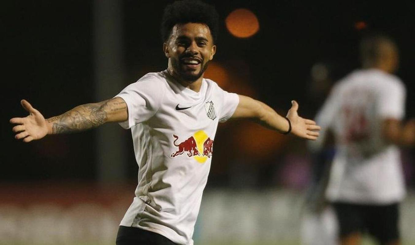 Claudinho - meia-atacante