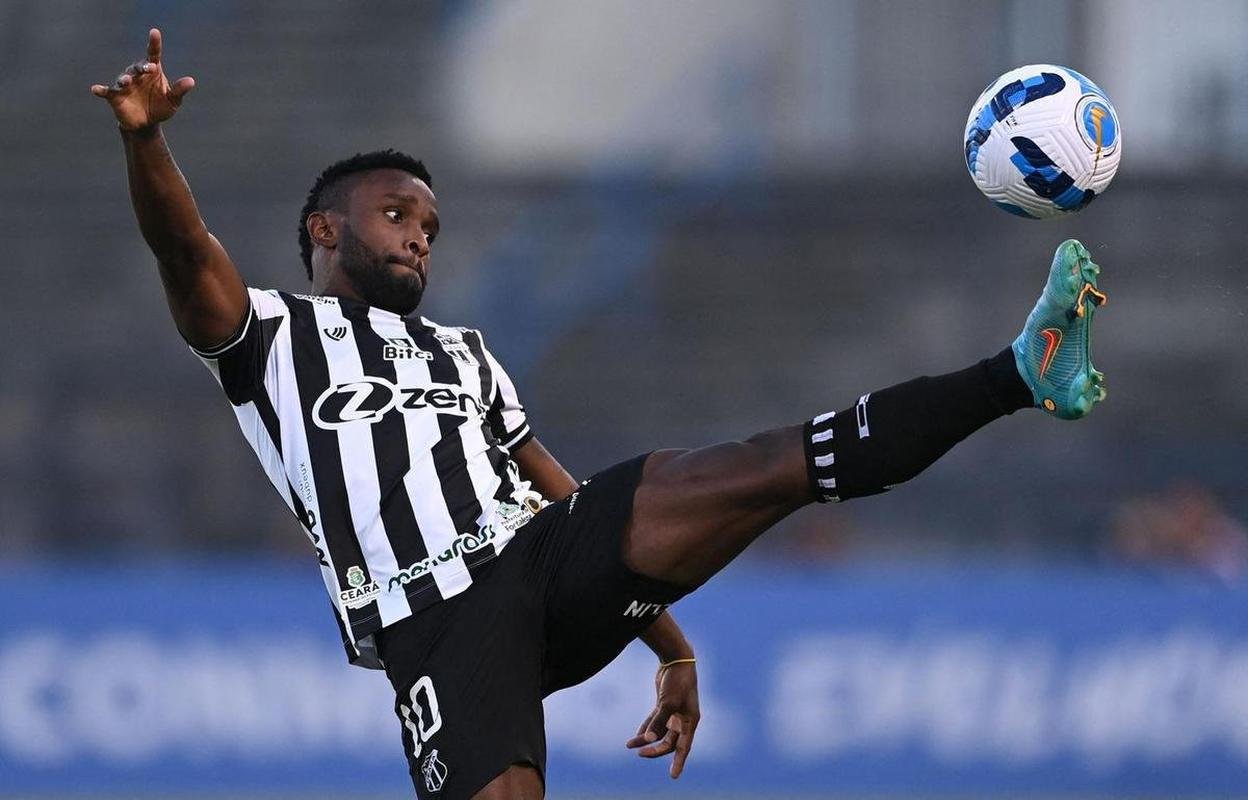 9 - Mendoza (Cear) - 20 gols em 53 jogos