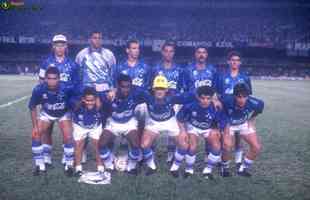 Cruzeiro campeão mineiro de 1994, com Ronaldo no time. Paulo Roberto, Dida, Célio Lúcio, Luizinho, Toninho Cerezo e Nonato; Ronaldo, Cleison, Roberto Gaúcho, Luís Fernando e Douglas.
