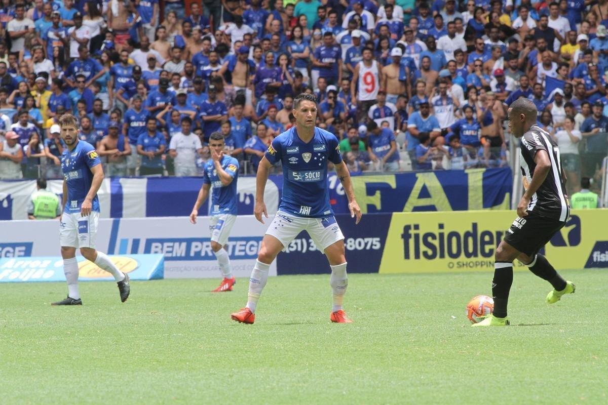 Fbio Santos empatou para o Atltico, tambm em cobrana de pnalti