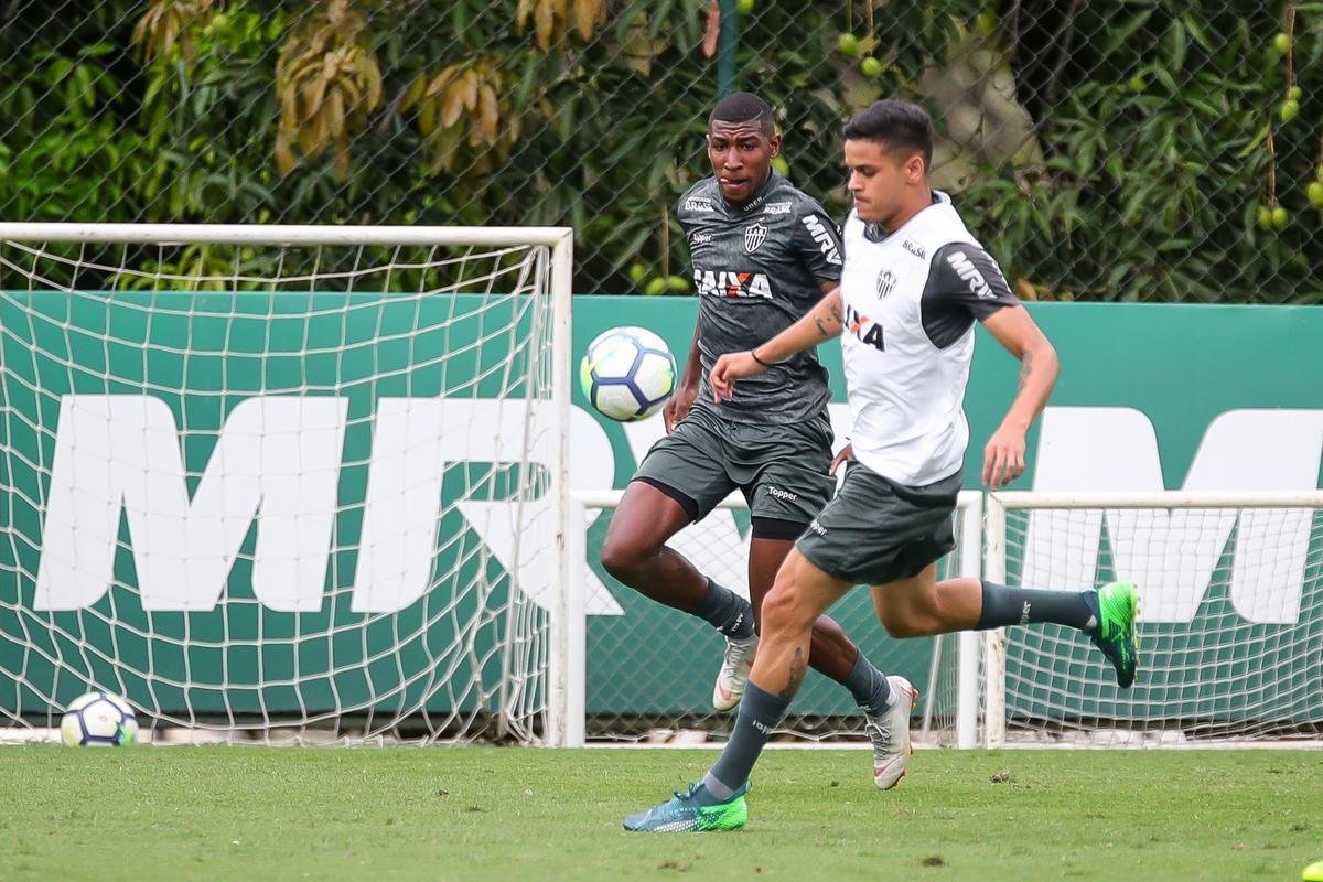 Veja, em fotos, como foi o primeiro treino de Levir Culpi nesta quinta passagem pelo Atltico