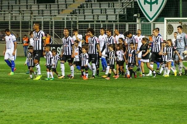 Atlético e Paraná se enfrentaram no Independência, pela semifinal da Primeira Liga