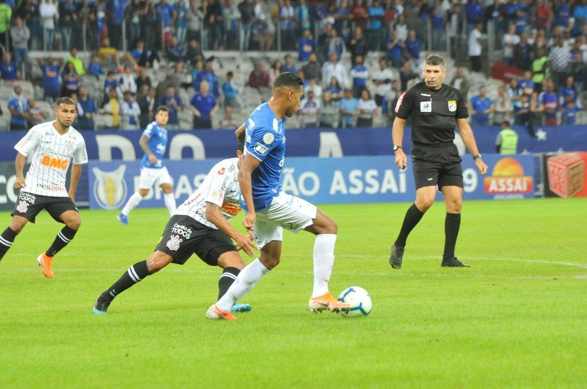 Fotos de Cruzeiro x Corinthians, no Mineiro, pela oitava rodada do Campeonato Brasileiro