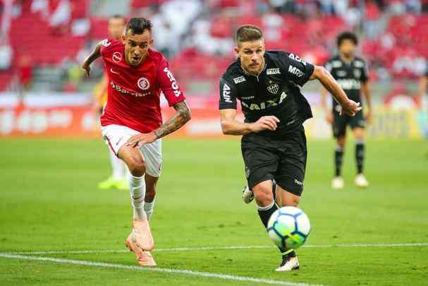 DEIXOU O CLUBE: Matheus Galdezani - Contratado por emprstimo em abril, foi bastante acionado ao longo da temporada. Fez 24 partidas pelo Atltico (12 como titular). Deu uma assistncia e balanou as redes uma vez. A diretoria alvinegra gostaria de mant-lo, mas esbarrou nos valores pedidos pelo Coritiba, que voltou a contar com o jogador.