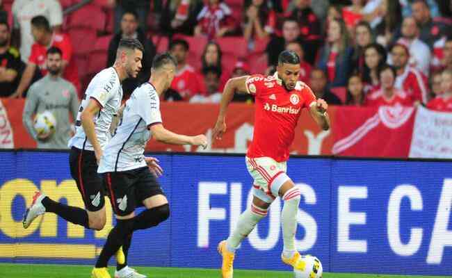 Internacional x Athletico-PR ao vivo e online, onde assistir, que horas é,  escalação e mais do Brasileirão