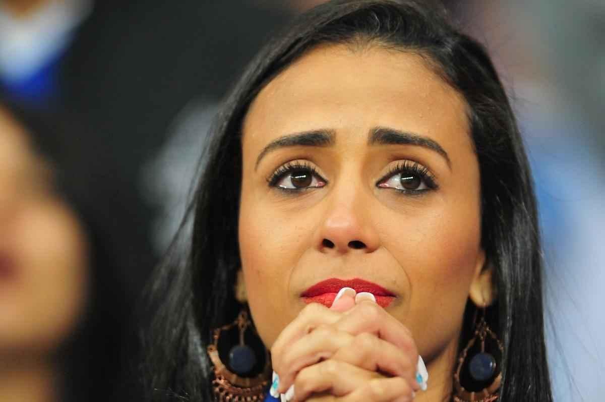 Torcedores do Cruzeiro foram da tenso  euforia no Mineiro, em noite emocionante