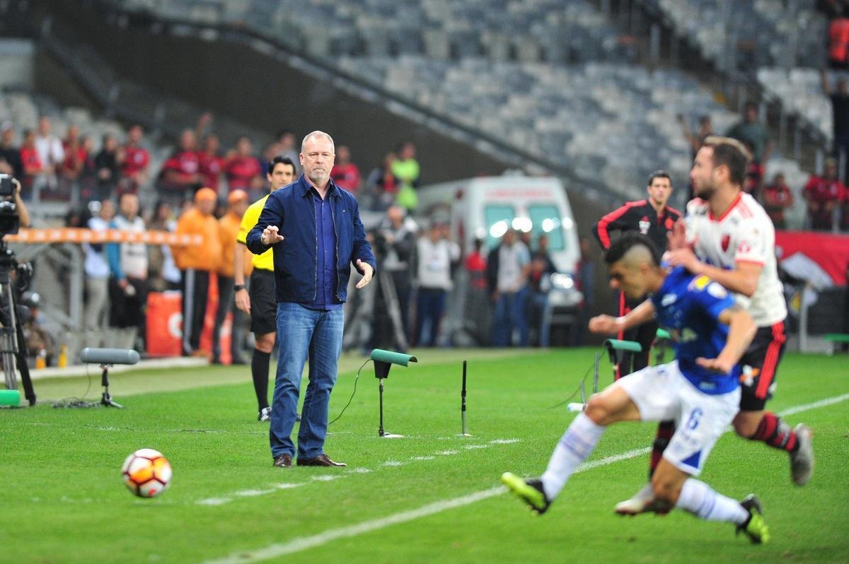 Fotos do primeiro tempo da partida entre Cruzeiro e Flamengo, no Mineiro, pela Copa Libertadores
