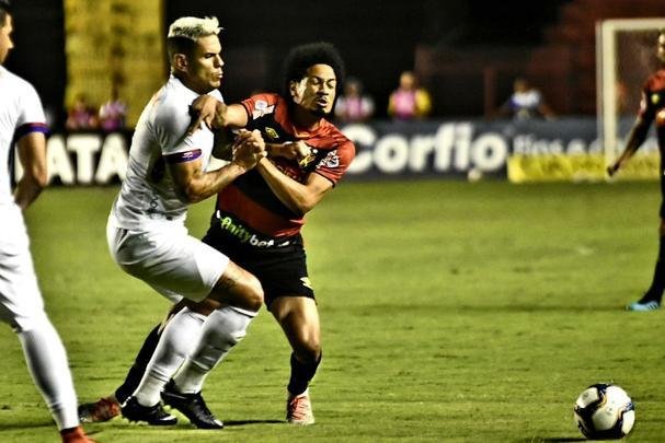 De virada e com gols de Hernane e Guilherme, o Sport reencontrou o caminho das vitórias, diante do Paraná, na Ilha do Retiro, pela 31ª rodada da Série B