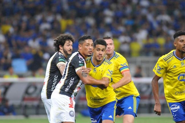 As melhores fotos do jogo entre Cruzeiro e Operrio-PR, no Mineiro, em Belo Horizonte, pela 29 rodada da Srie B do Brasileiro