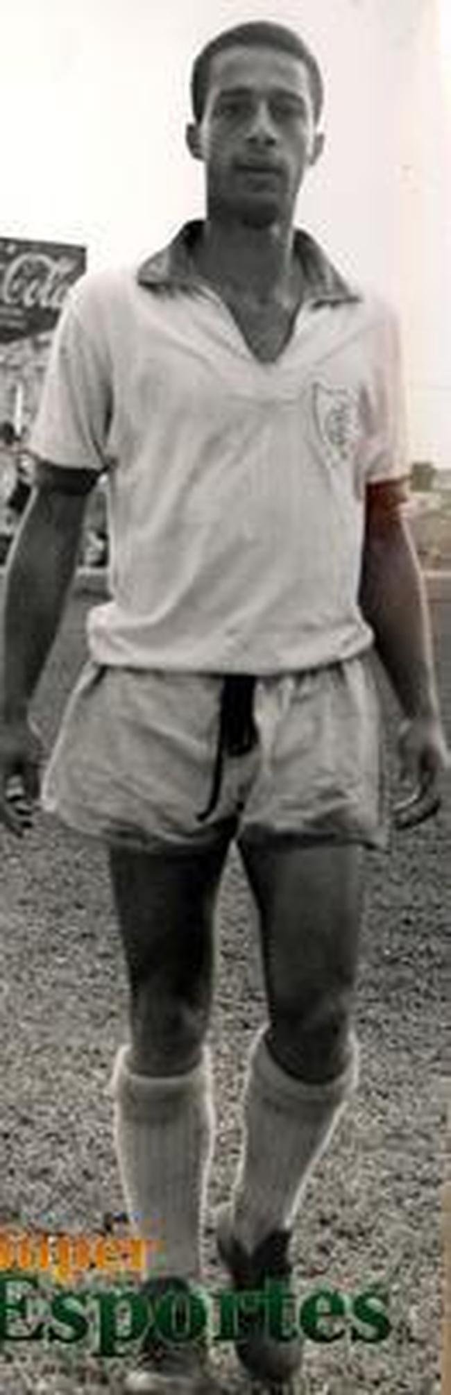 Uniforme de 1964 com o jogador Geraldo